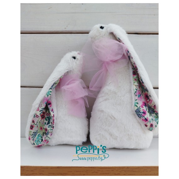 Ръчно изработени декоративни зайчета – стилна декорация и мека играчка за деца над 3 години Ръчно изработени декоративни зайчета – стилна декорация и мека играчка за деца над 3 години