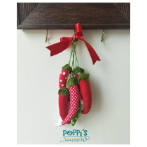 Декоративна китка от люти чушки – ръчно изработена българска украса за дом и кухня